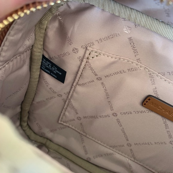 Sale 🎉 brown MK logo crossbody 2019 collection - Picture 6 of 6